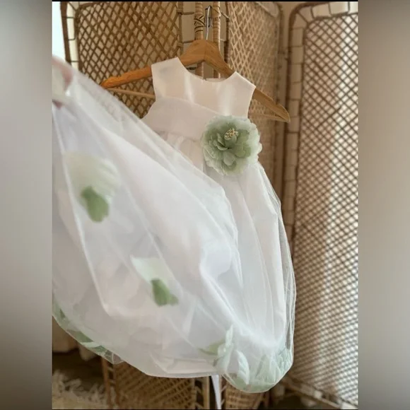 US Angeles Bridal White Dress With Green Flower And Accents -  www.rajagirimanappuram.com